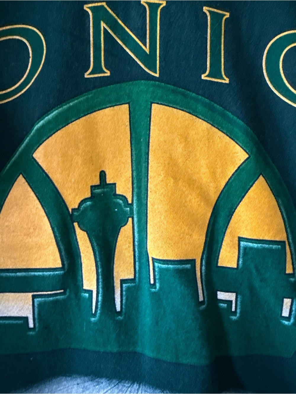 NBA Seattle SuperSonics Men’s Vintage Short Sleeve Logo Tee - Green & Yellow - Picture 5 of 8